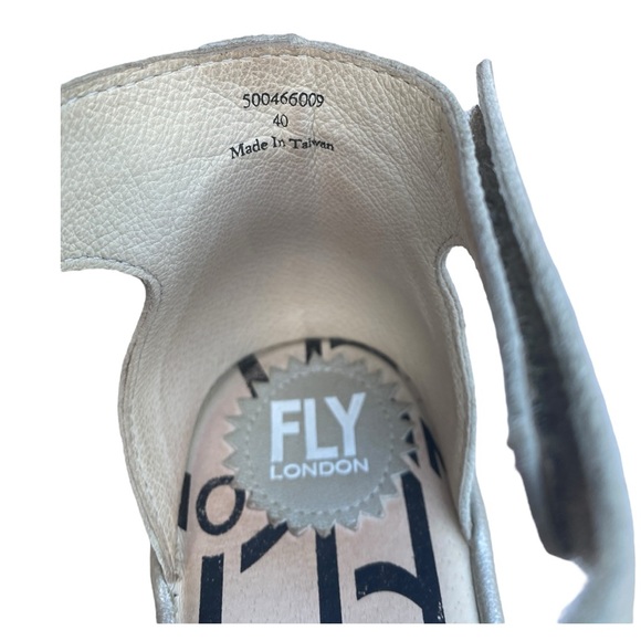 Fly London "Piat" Women's Leather Ankle Strap Wedge Sandals Silver Sz US 9, EU40 - Picture 3 of 12